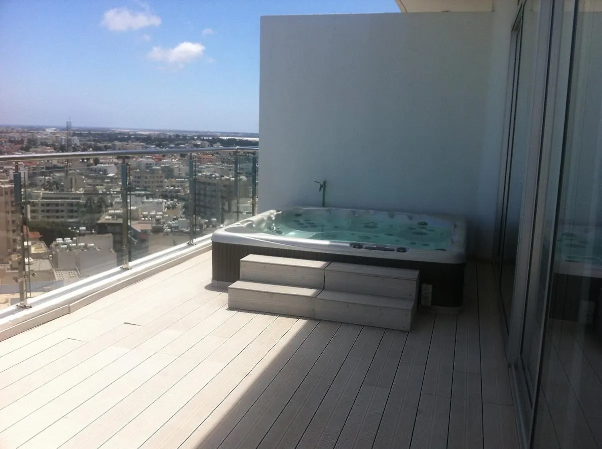 3B Seaview Duplex Penthouse W Hot Tub Finikoudes Beach Appartamento Larnaca