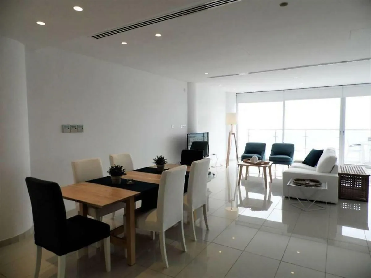 3B Seaview Duplex Penthouse W Hot Tub Finikoudes Beach Appartamento Larnaca 0*,  Cipro