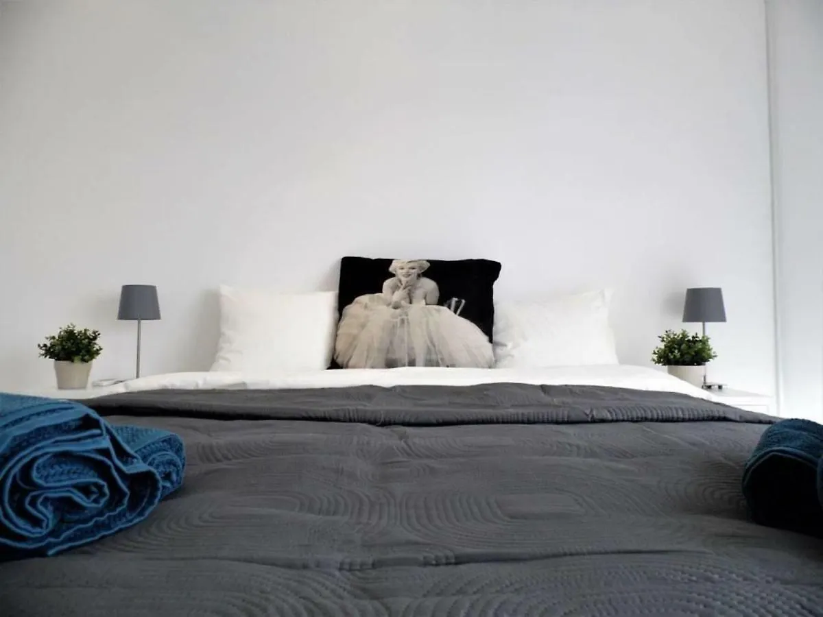 3B Seaview Duplex Penthouse W Hot Tub Finikoudes Beach Appartamento Larnaca